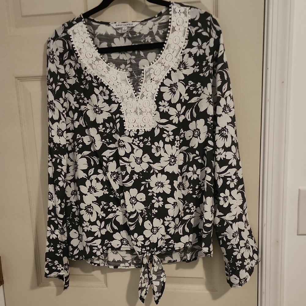 a new day Black and White Floral Blouse